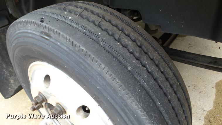 image for item DA8911 2009 GMC C5500 rollback truck