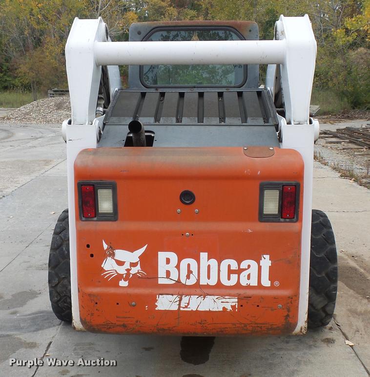 image for item L4384 2005 Bobcat S300 skid steer