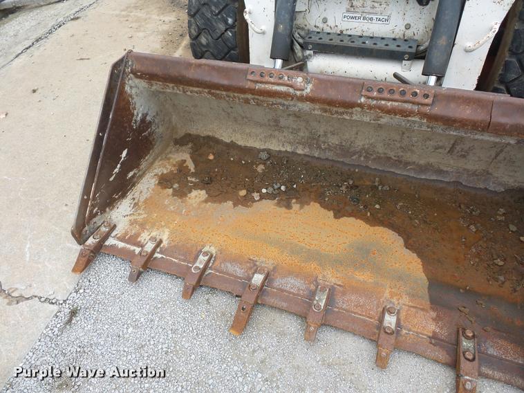 image for item L4384 2005 Bobcat S300 skid steer