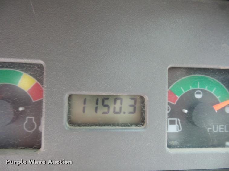 image for item L4384 2005 Bobcat S300 skid steer