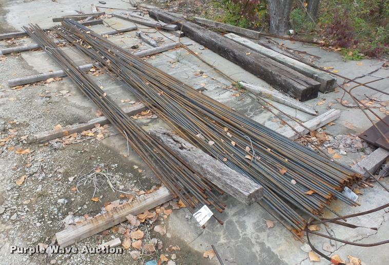 image for item L4386 Approximately 190 pieces of rebar