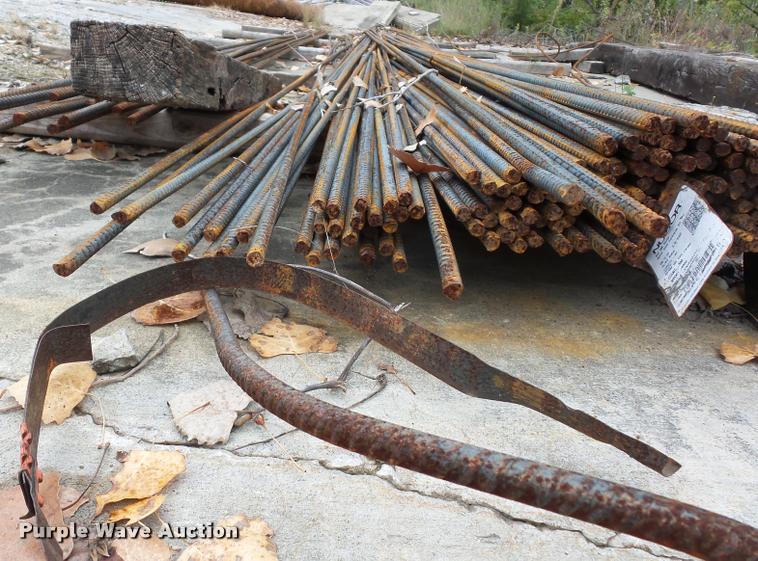 image for item L4386 Approximately 190 pieces of rebar