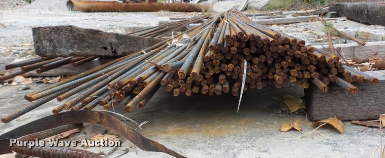 image for item L4386 Approximately 190 pieces of rebar
