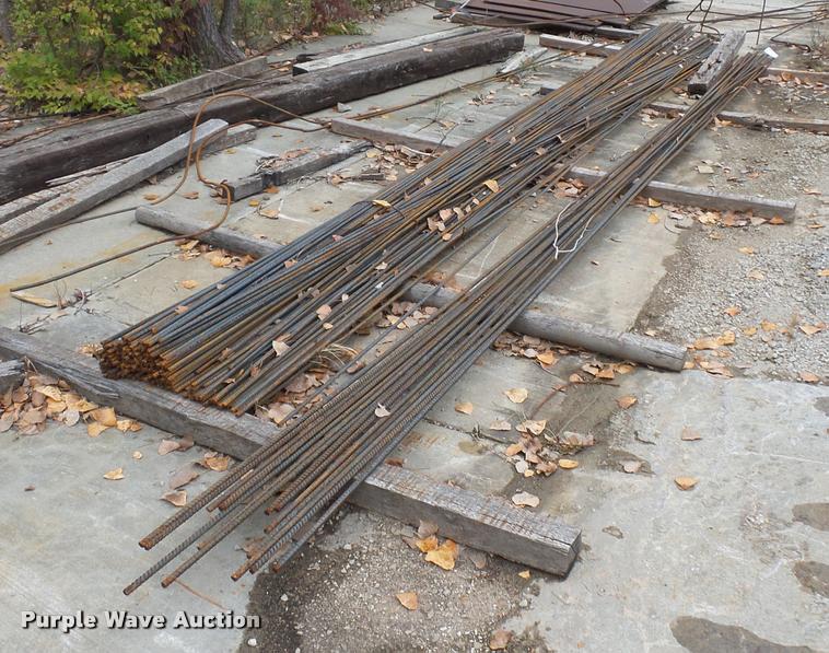 image for item L4386 Approximately 190 pieces of rebar