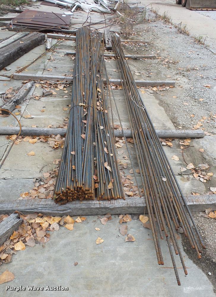 image for item L4386 Approximately 190 pieces of rebar
