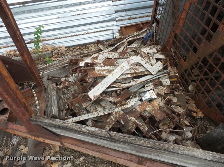 image for item L4389 (53) concrete curb forms