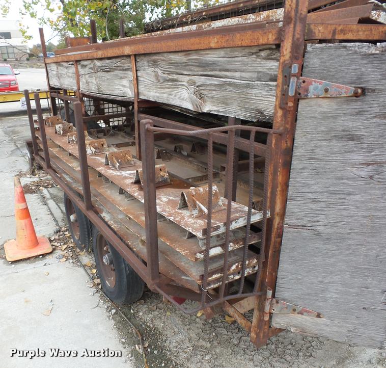 image for item L4389 (53) concrete curb forms