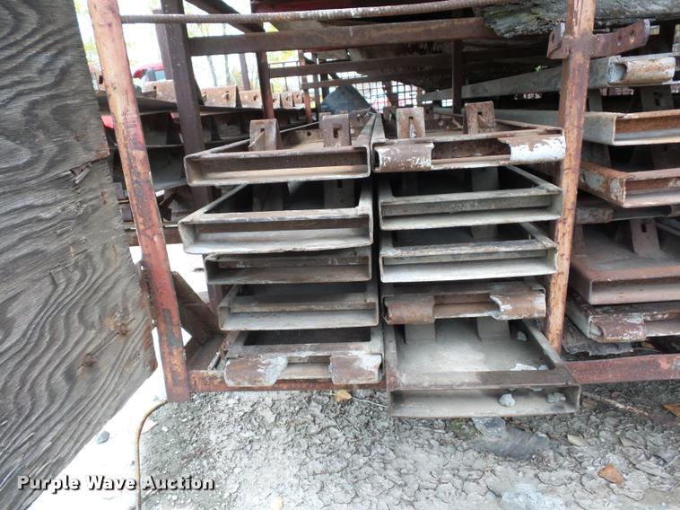 image for item L4389 (53) concrete curb forms