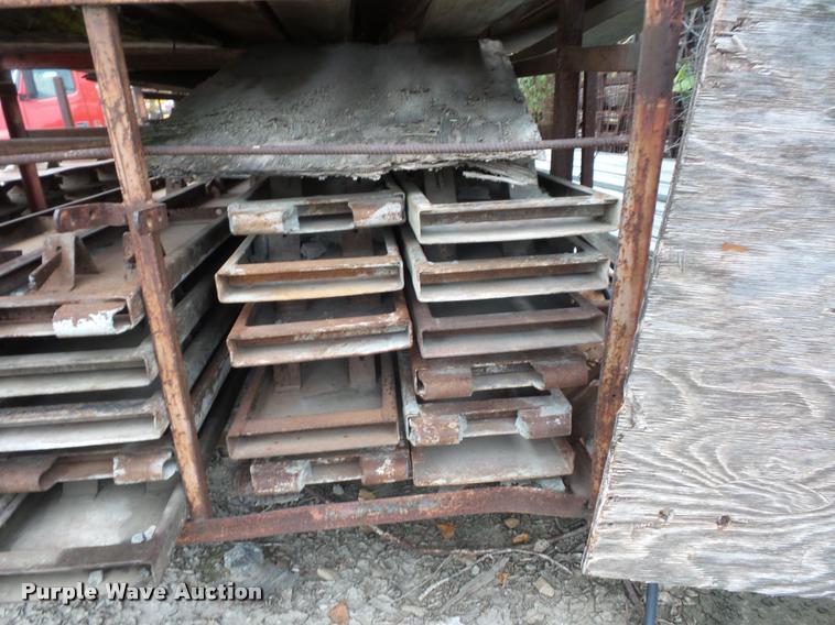 image for item L4389 (53) concrete curb forms