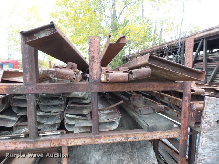 image for item L4389 (53) concrete curb forms