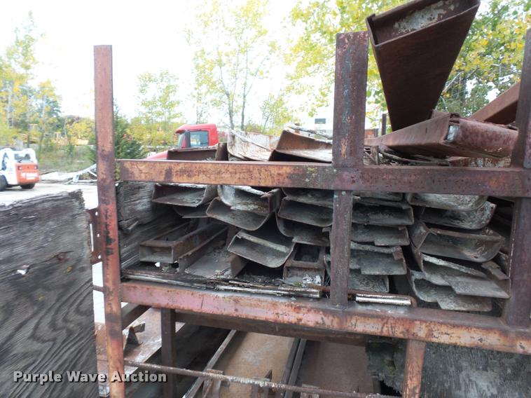 image for item L4389 (53) concrete curb forms