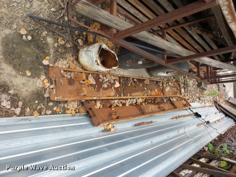 image for item L4389 (53) concrete curb forms