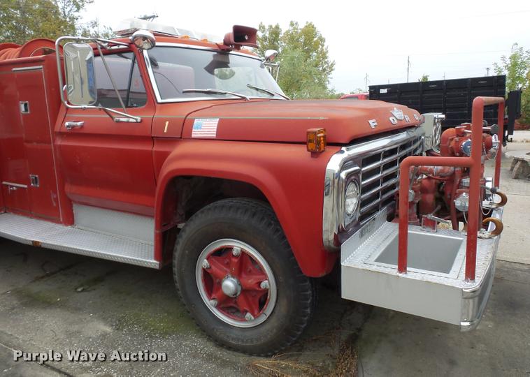 image for item L4390 1975 Ford fire truck