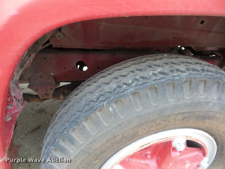 image for item L4390 1975 Ford fire truck