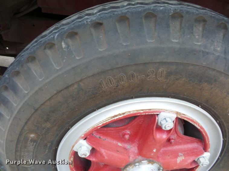 image for item L4390 1975 Ford fire truck