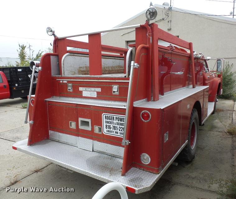 image for item L4390 1975 Ford fire truck