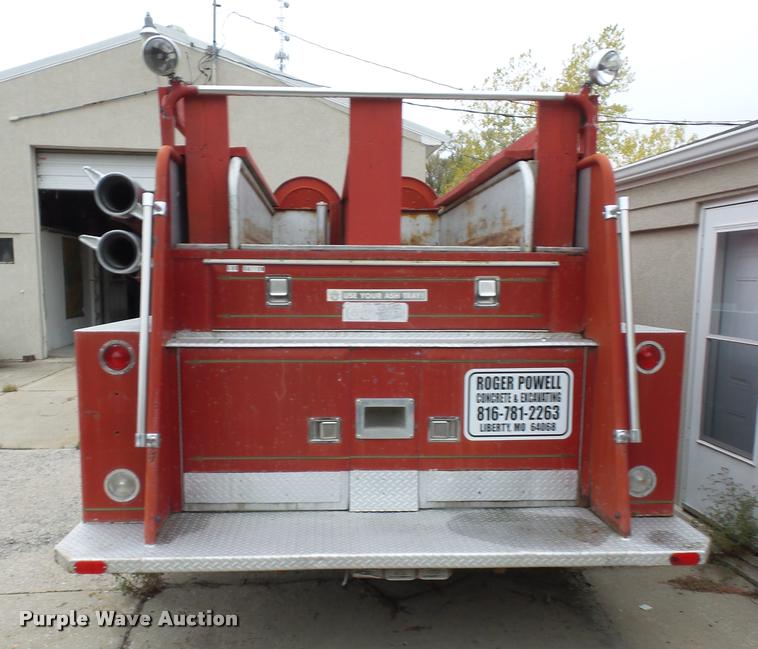 image for item L4390 1975 Ford fire truck
