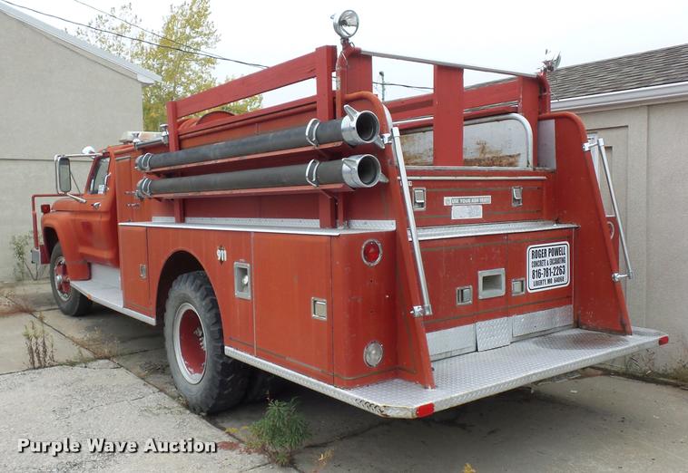 image for item L4390 1975 Ford fire truck