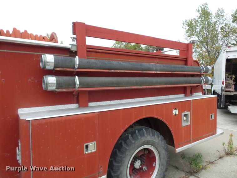 image for item L4390 1975 Ford fire truck