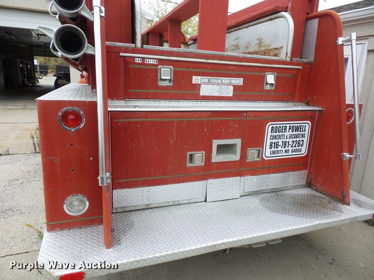 image for item L4390 1975 Ford fire truck
