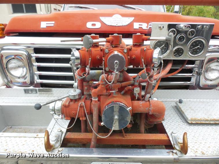 image for item L4390 1975 Ford fire truck