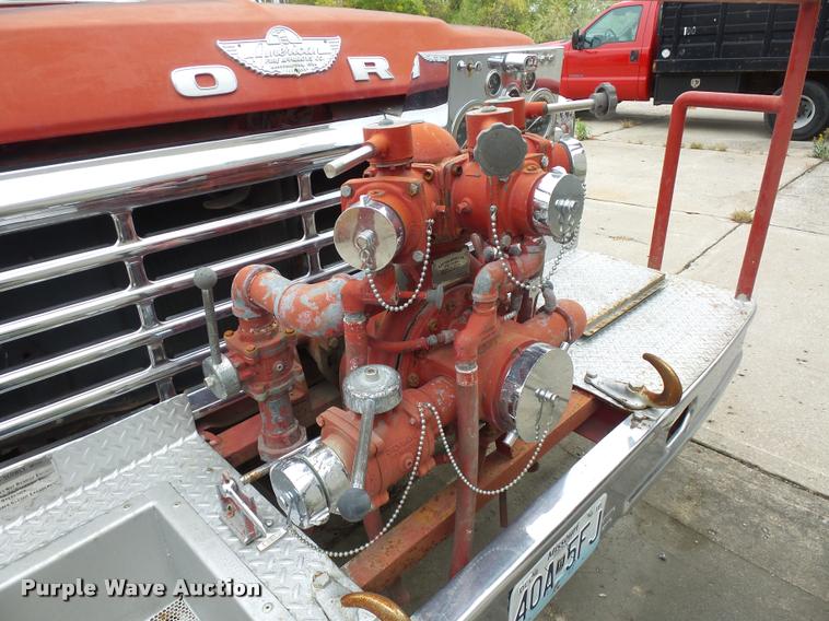 image for item L4390 1975 Ford fire truck