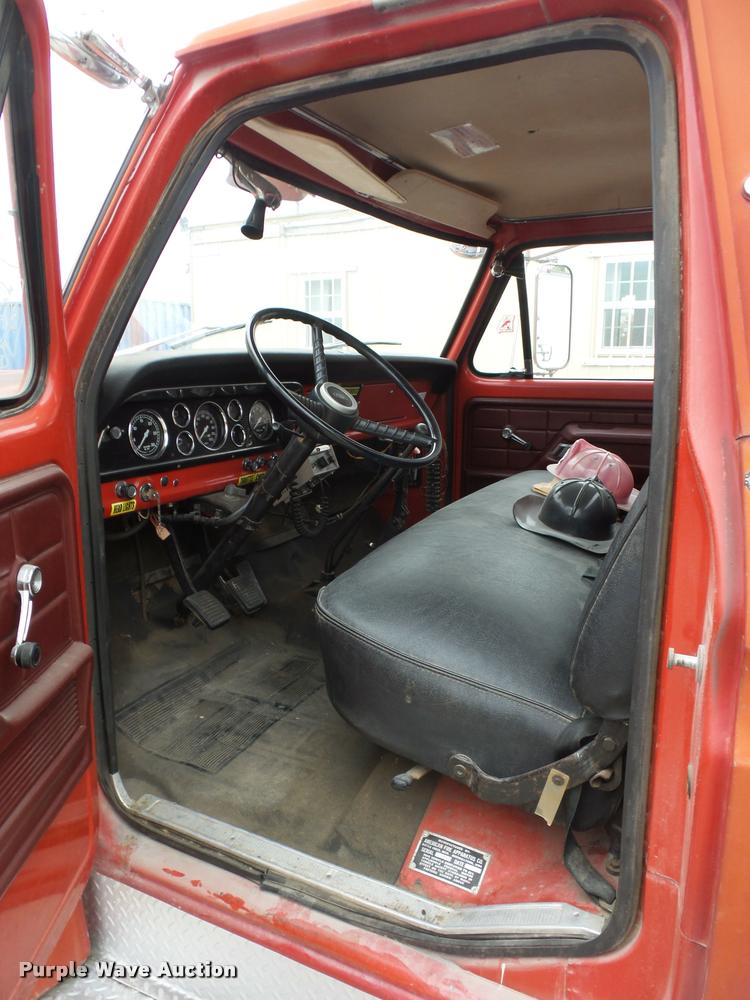 image for item L4390 1975 Ford fire truck