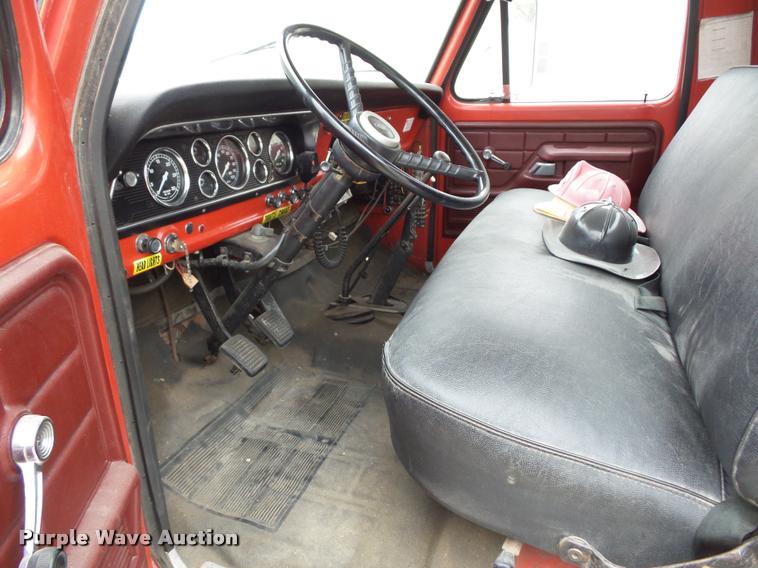 image for item L4390 1975 Ford fire truck