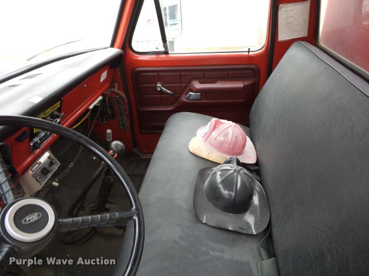 image for item L4390 1975 Ford fire truck