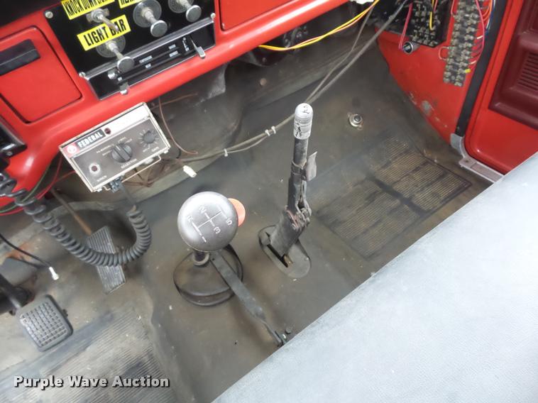 image for item L4390 1975 Ford fire truck