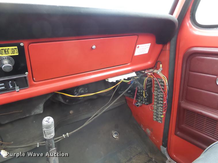 image for item L4390 1975 Ford fire truck