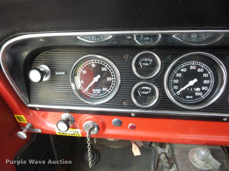 image for item L4390 1975 Ford fire truck