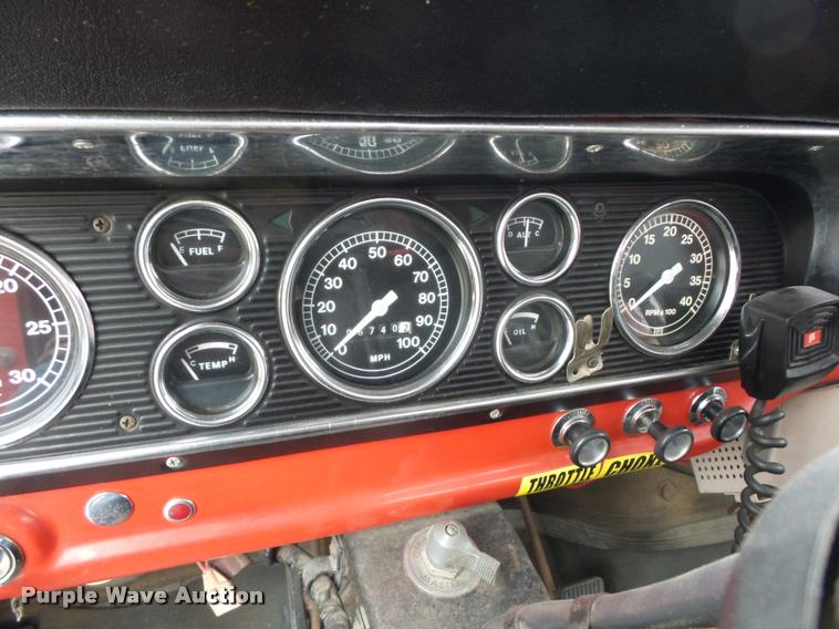 image for item L4390 1975 Ford fire truck