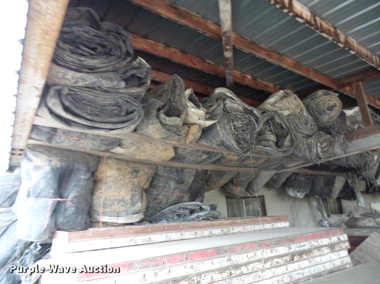 image for item L4397 Approximately 15 concrete blankets