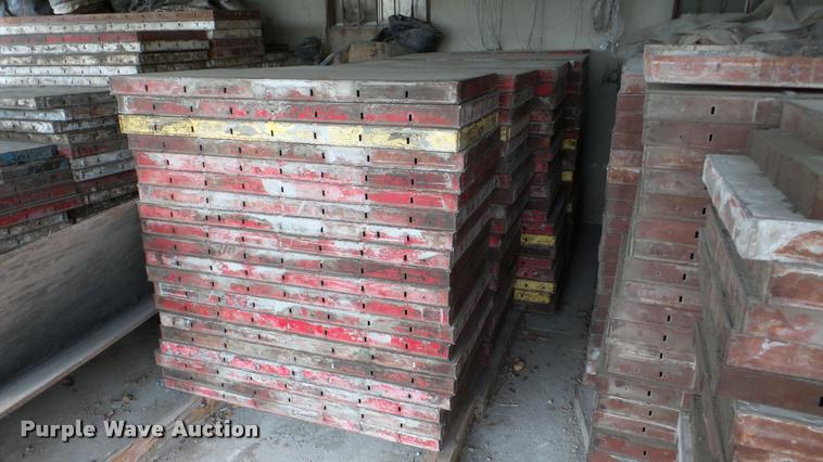 image for item L4399 (220) concrete forms