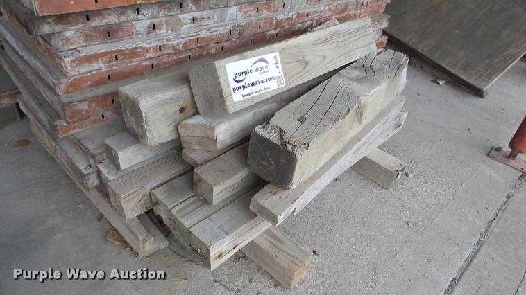 image for item L4399 (220) concrete forms