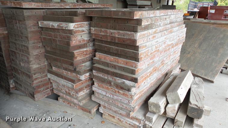 image for item L4399 (220) concrete forms