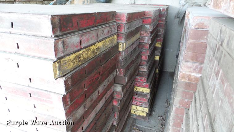 image for item L4399 (220) concrete forms