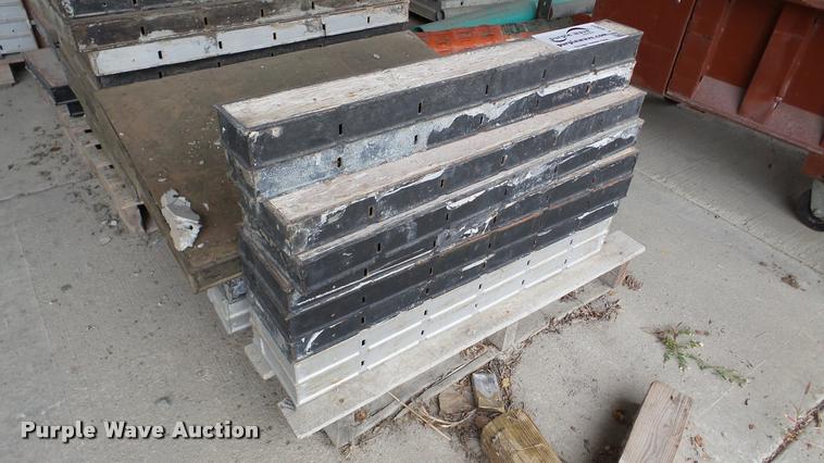 image for item L4401 (95) concrete forms