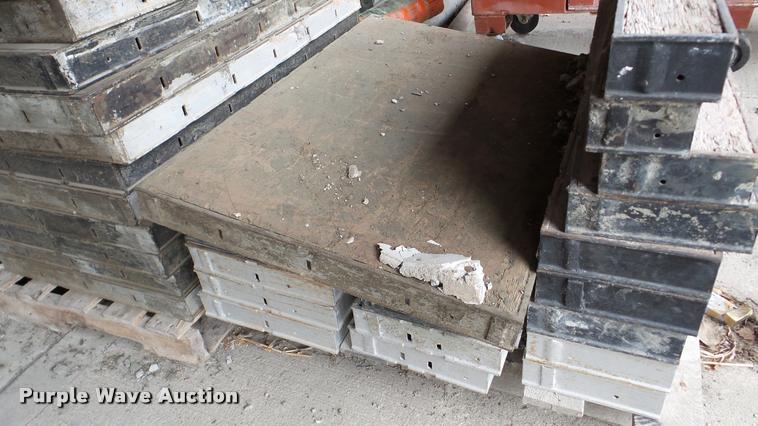 image for item L4401 (95) concrete forms