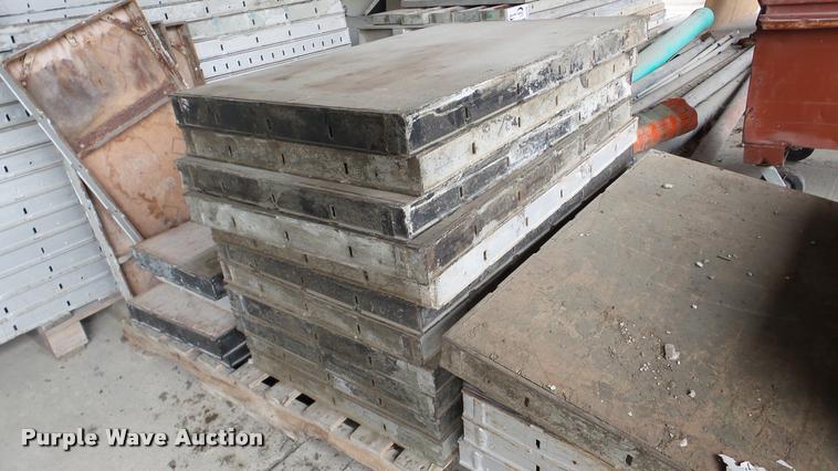 image for item L4401 (95) concrete forms
