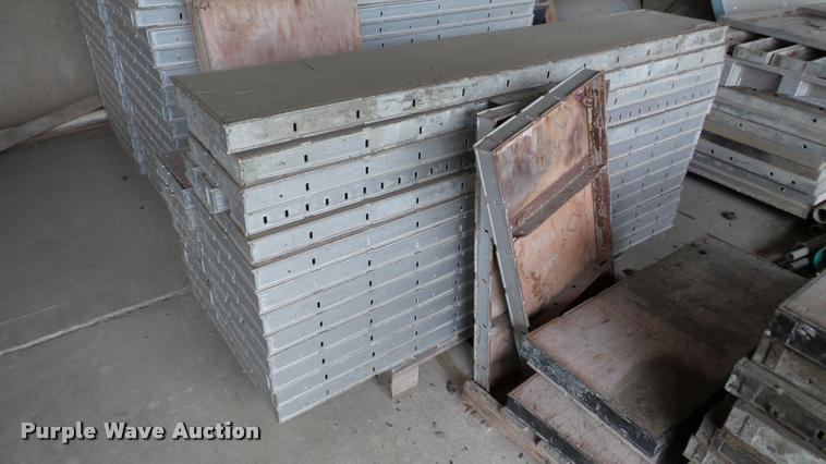image for item L4401 (95) concrete forms