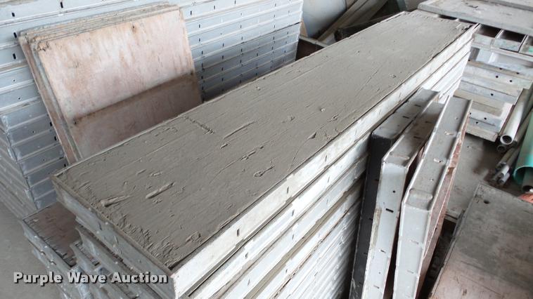 image for item L4401 (95) concrete forms