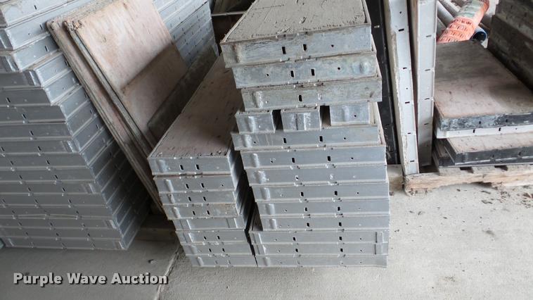 image for item L4401 (95) concrete forms