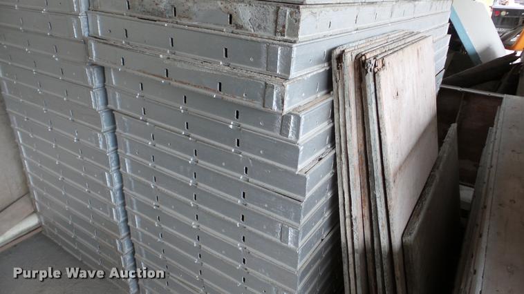 image for item L4401 (95) concrete forms