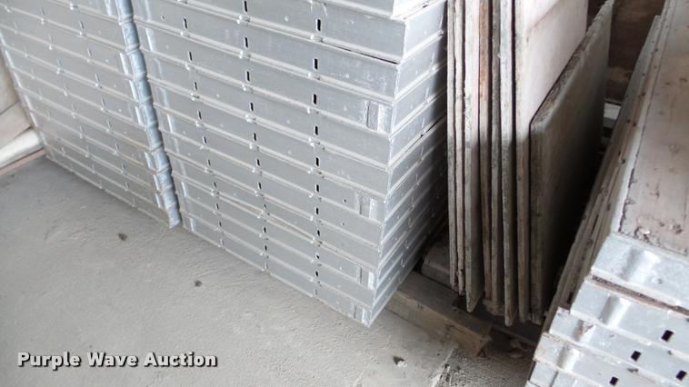 image for item L4401 (95) concrete forms