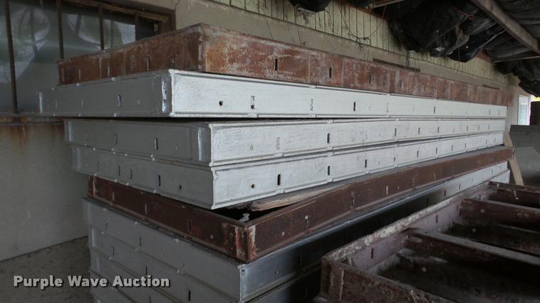 image for item L4401 (95) concrete forms