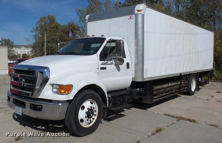 image for item L4413 2008 Ford F650 Super Duty box truck