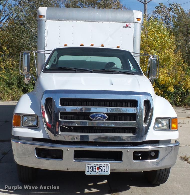 image for item L4413 2008 Ford F650 Super Duty box truck