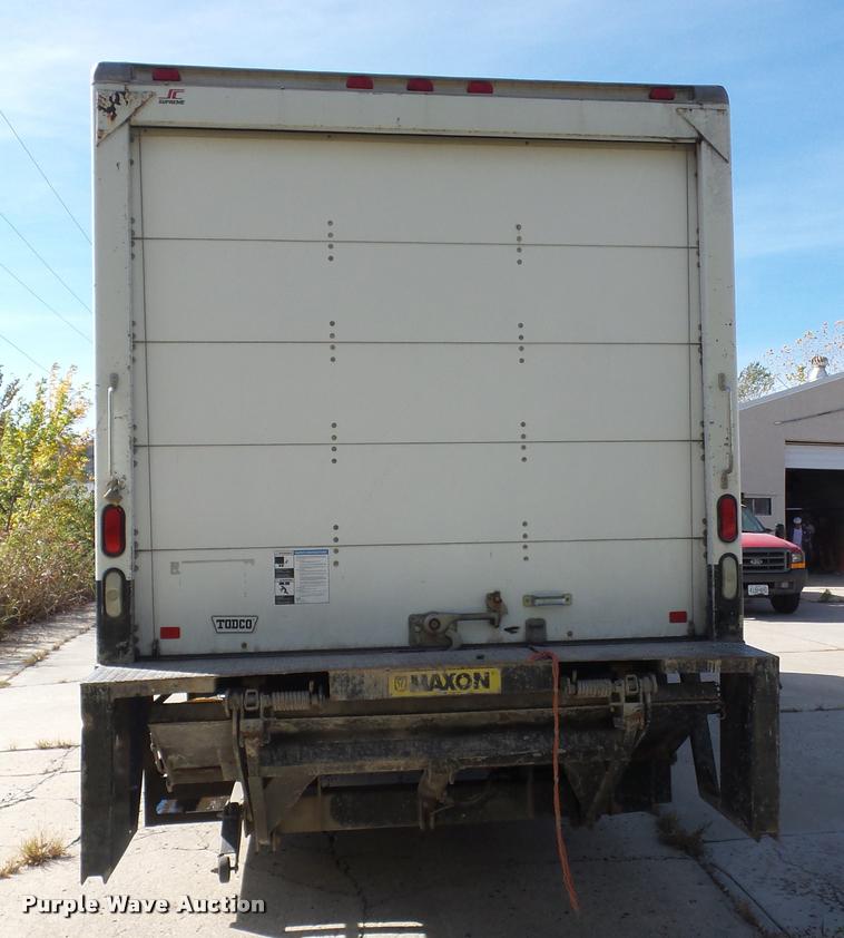 image for item L4413 2008 Ford F650 Super Duty box truck